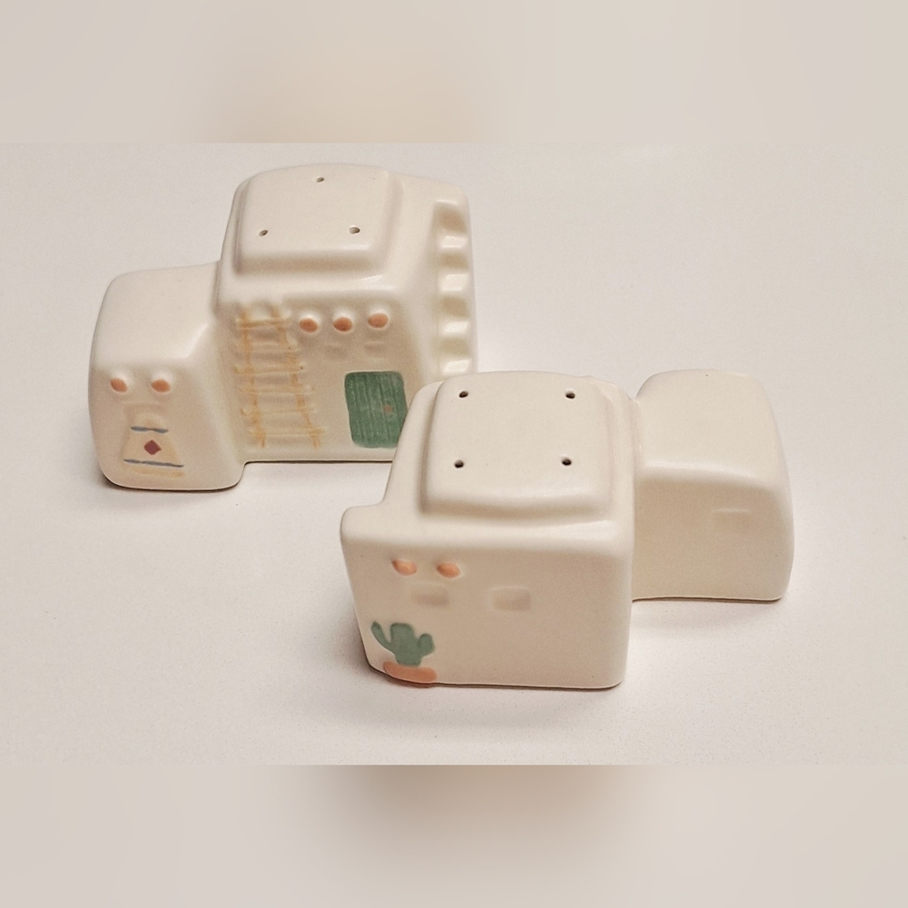 Vintage Treasures Craft Adobe Southwestern Style Ceramic Salt and Pepper Shakers